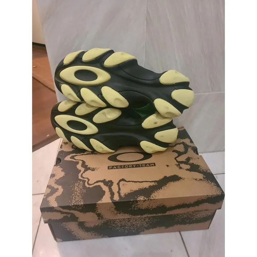 Oakley Factory Team X Brain Dead Flesh Sandal - Size 8.5M - Green Lemon NEW - Picture 7 of 7